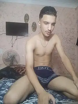 Snapshot of adamhdgdhdv73 chatting on August 6, 2026, 1:00 am adamhdgdhdv73 online show from August 6, 2026, 1:00 am