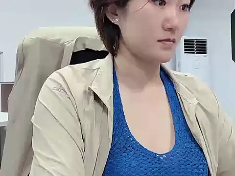Luna-6613 online show from May 4, 2026, 11:24 am