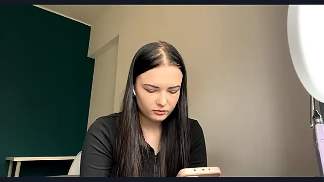 AmbientInvalid online show from April 28, 2026, 1:04 pm