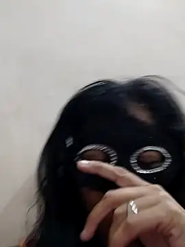 Snapshot of MissMarathi chatting on May 27, 2026, 4:25 pm MissMarathi online show from May 27, 2026, 4:25 pm