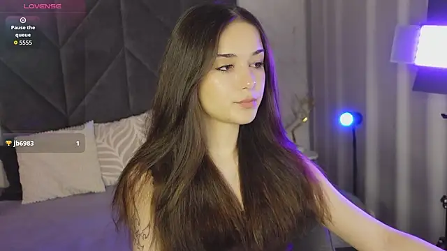Snapshot of SkinnyEllie chatting on May 9, 2026, 7:50 pm SkinnyEllie online show from May 9, 2026, 7:50 pm