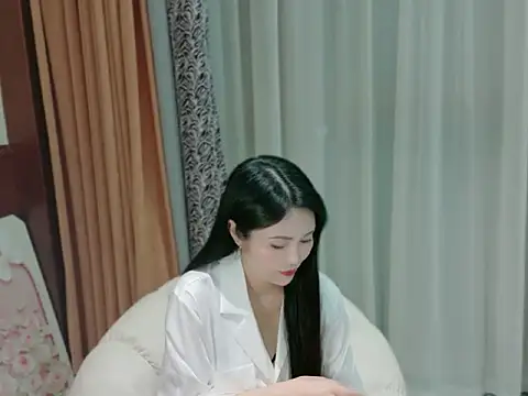 YuYu2604255 online show from April 28, 2026, 12:20 pm