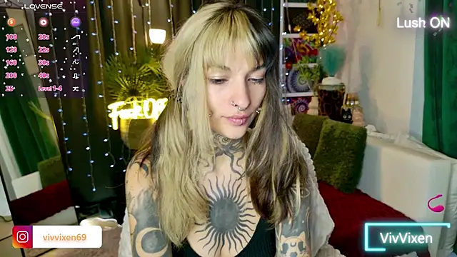Snapshot of VivVixen chatting on June 23, 2026, 6:28 pm VivVixen online show from June 23, 2026, 6:28 pm