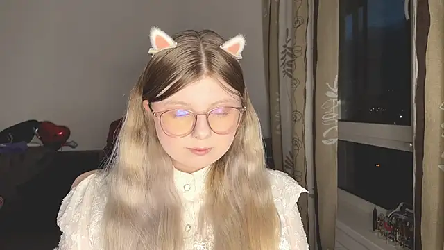 Snapshot of YukiBlush chatting on May 30, 2026, 10:04 pm YukiBlush online show from May 30, 2026, 10:04 pm