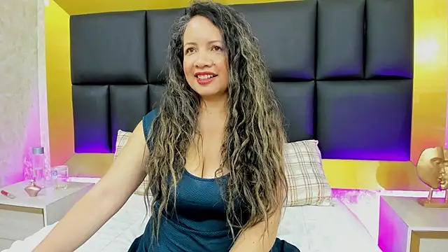 Snapshot of Charlotte_monnroe chatting on May 24, 2026, 1:11 pm Charlotte monnroe online show from May 24, 2026, 1:11 pm