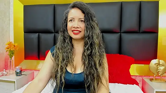 Snapshot of Charlotte_monnroe chatting on June 2, 2026, 3:01 pm Charlotte monnroe online show from June 2, 2026, 3:01 pm