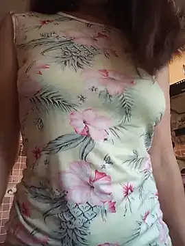 Snapshot of MerelinMILf2 chatting on June 2, 2026, 8:25 am MerelinMILf2 online show from June 2, 2026, 8:25 am