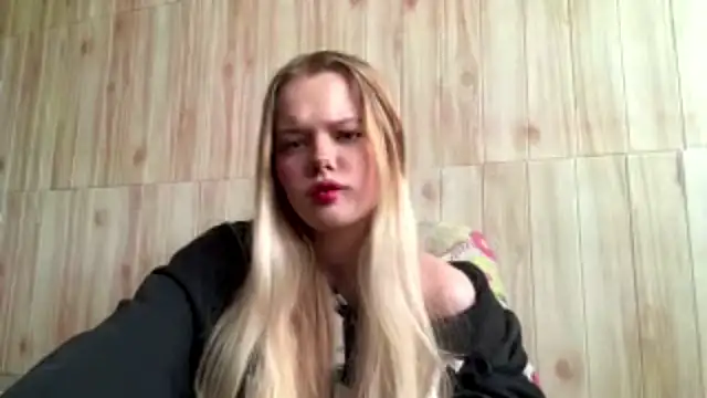 Snapshot of Malinwitch chatting on May 19, 2026, 1:29 pm Malinwitch online show from May 19, 2026, 1:29 pm