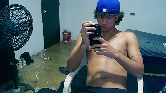 Snapshot of Hansel_take chatting on May 28, 2026, 9:10 pm Hansel take online show from May 28, 2026, 9:10 pm