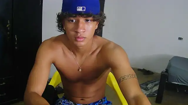 Snapshot of Hansel_take chatting on June 14, 2026, 11:50 pm Hansel take online show from June 14, 2026, 11:50 pm