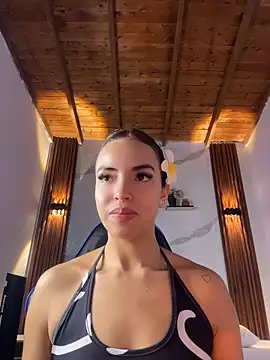 Snapshot of catalina_lafer chatting on June 8, 2026, 1:33 pm catalina lafer online show from June 8, 2026, 1:33 pm