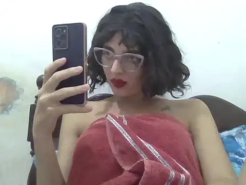 Snapshot of Xoeni chatting on May 28, 2026, 3:03 am Xoeni online show from May 28, 2026, 3:03 am