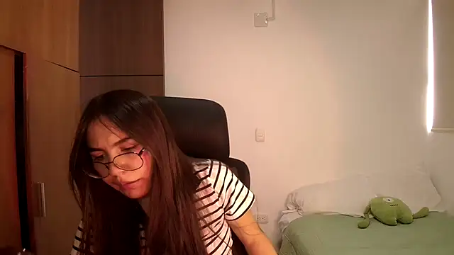 Snapshot of abbyyandmaxx chatting on May 18, 2026, 4:56 pm abbyyandmaxx online show from May 18, 2026, 4:56 pm