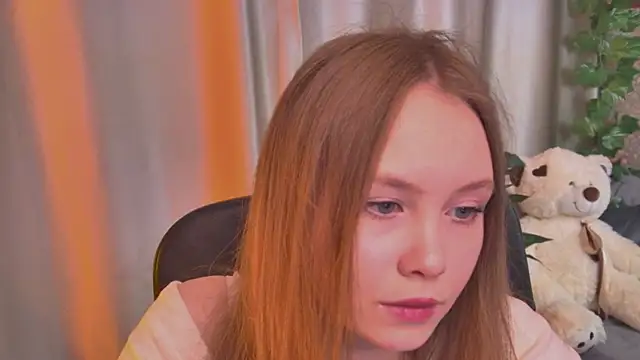 FloraLarsson online show from June 7, 2026, 10:20 am