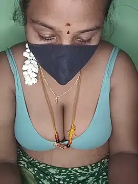 Snapshot of tamil_butterfly chatting on June 19, 2026, 11:16 am tamil butterfly online show from June 19, 2026, 11:16 am