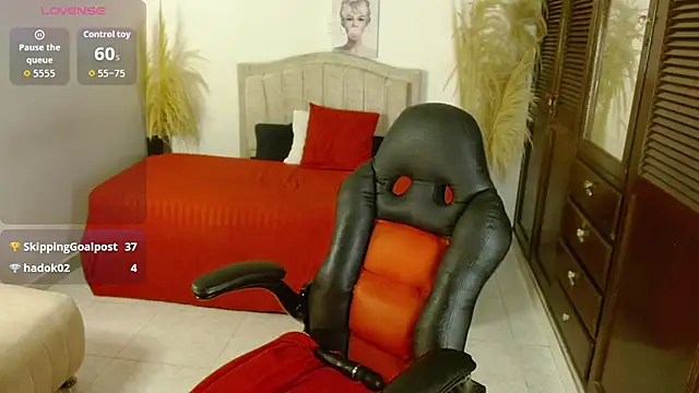 Snapshot of AfroditaSelena_ chatting on July 27, 2026, 6:26 pm AfroditaSelena online show from July 27, 2026, 6:26 pm