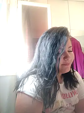 Snapshot of LittleMairy chatting on May 10, 2026, 9:35 am LittleMairy online show from May 10, 2026, 9:35 am