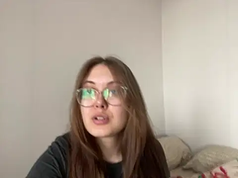 Snapshot of ecpochmak chatting on June 1, 2026, 12:05 pm ecpochmak online show from June 1, 2026, 12:05 pm
