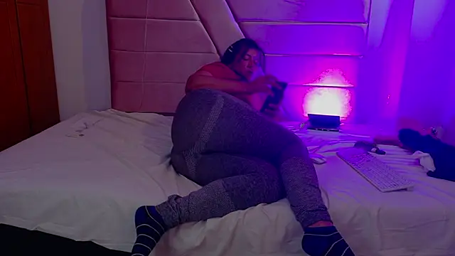 Scarlett Divine online show from May 7, 2026, 8:12 pm