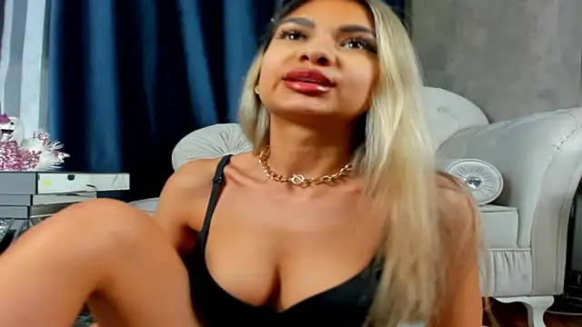 Snapshot of NayaSweetie chatting on May 27, 2026, 8:27 pm NayaSweetie online show from May 27, 2026, 8:27 pm