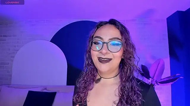 LoiseHarper online show from May 5, 2026, 3:31 am