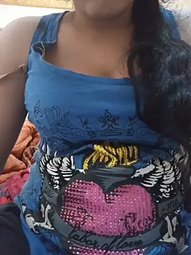 Snapshot of QueenofHair chatting on June 1, 2026, 6:24 am QueenofHair online show from June 1, 2026, 6:24 am