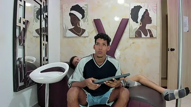Snapshot of RED_BOYS_XXX chatting on May 17, 2026, 1:22 pm RED BOYS XXX online show from May 17, 2026, 1:22 pm