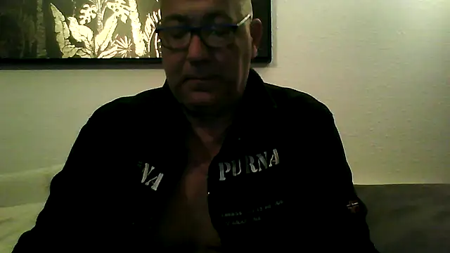 Soloyan online show from October 16, 2025, 5:16 am