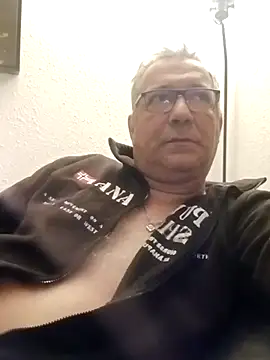 Soloyan online show from February 11, 2025, 5:47 am