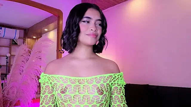 Snapshot of Chloe_monroee chatting on May 18, 2026, 3:17 am Chloe monroee online show from May 18, 2026, 3:17 am