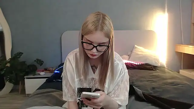 Snapshot of Angel_Share chatting on May 27, 2026, 1:57 am Angel Share online show from May 27, 2026, 1:57 am