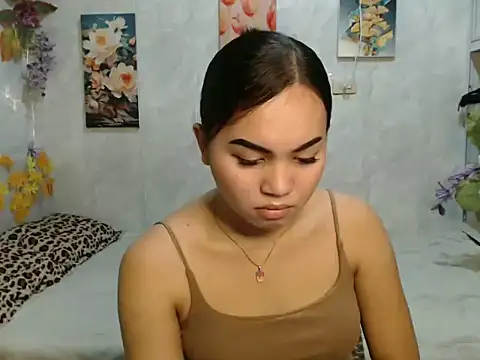 Snapshot of ur_asiankat chatting on June 6, 2026, 6:35 pm ur asiankat online show from June 6, 2026, 6:35 pm