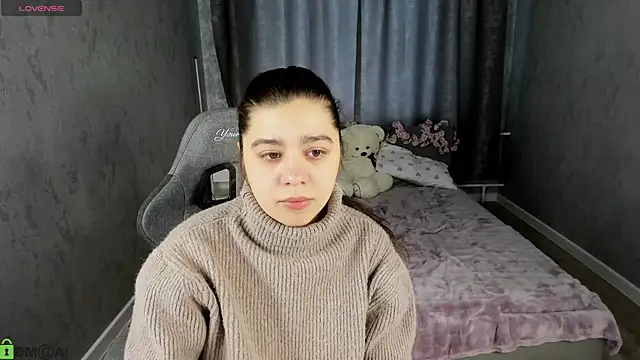 Snapshot of Trisha_Moore chatting on May 17, 2026, 1:05 am Trisha Moore online show from May 17, 2026, 1:05 am