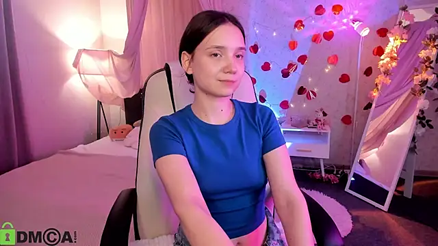 Snapshot of Elvienne chatting on July 13, 2026, 3:06 am Elvienne online show from July 13, 2026, 3:06 am