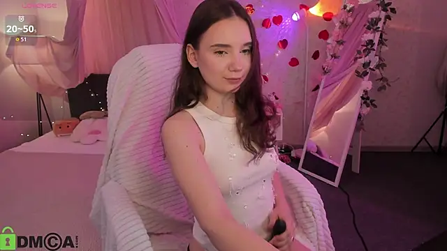 Snapshot of Elvienne chatting on July 10, 2026, 3:39 am Elvienne online show from July 10, 2026, 3:39 am