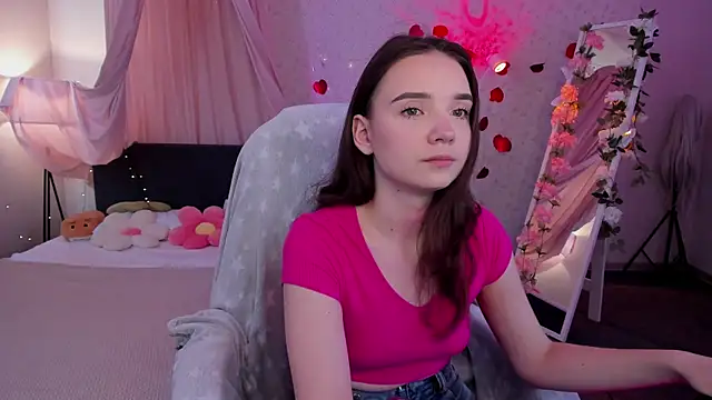 Snapshot of Elvienne chatting on July 6, 2026, 3:02 am Elvienne online show from July 6, 2026, 3:02 am