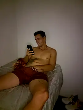 Snapshot of Leandro_flores92 chatting on May 3, 2026, 3:11 am Leandro flores92 online show from May 3, 2026, 3:11 am