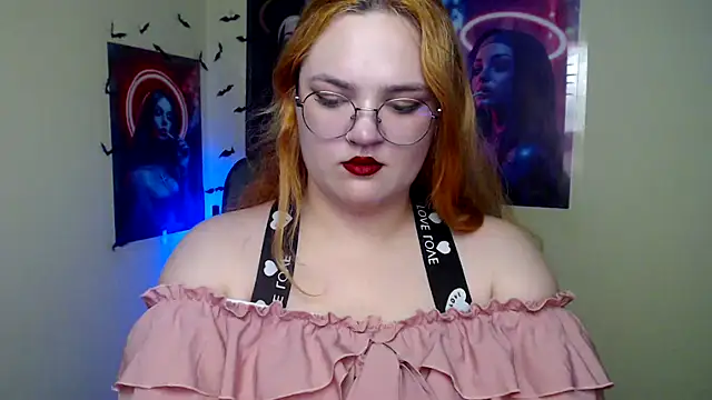 RinaRiii online show from May 21, 2026, 12:24 pm