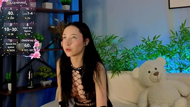 Snapshot of Rose_verby chatting on July 1, 2026, 4:02 am Rose verby online show from July 1, 2026, 4:02 am