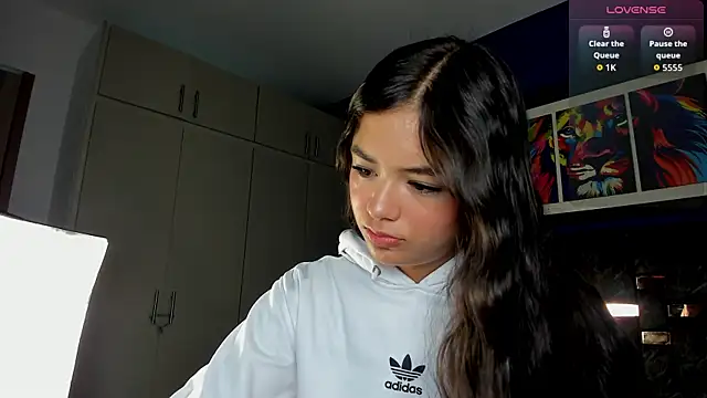jade lov online show from May 29, 2026, 12:11 pm