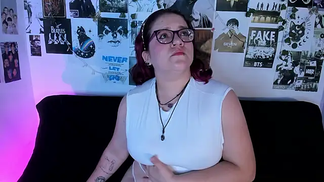 helleen21 online show from June 11, 2026, 4:31 am