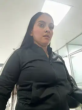 marianm29-1 online show from May 3, 2026, 7:35 am