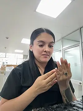 marianm29-1 online show from May 8, 2026, 7:28 pm