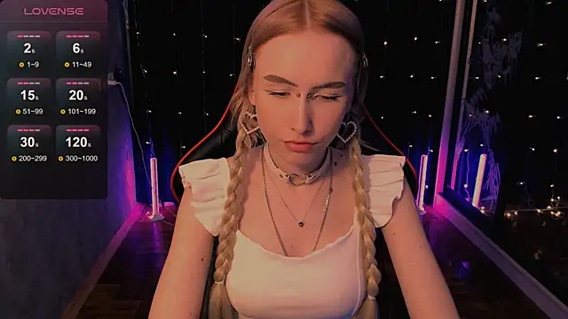 Snapshot of GoddessBambi chatting on June 4, 2026, 11:37 am GoddessBambi online show from June 4, 2026, 11:37 am