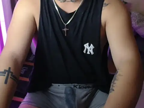 Snapshot of Ashtonfuckingboi chatting on July 24, 2026, 10:22 am Ashtonfuckingboi online show from July 24, 2026, 10:22 am