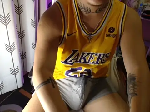 Snapshot of Ashtonfuckingboi chatting on July 7, 2026, 10:52 am Ashtonfuckingboi online show from July 7, 2026, 10:52 am
