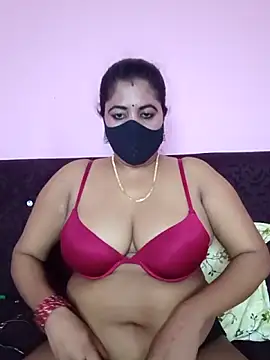 Snapshot of Polly-bhabi chatting on May 24, 2026, 10:31 pm Polly-bhabi online show from May 24, 2026, 10:31 pm