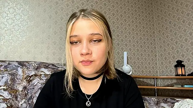 Snapshot of HildeConery chatting on June 13, 2026, 1:31 pm HildeConery online show from June 13, 2026, 1:31 pm