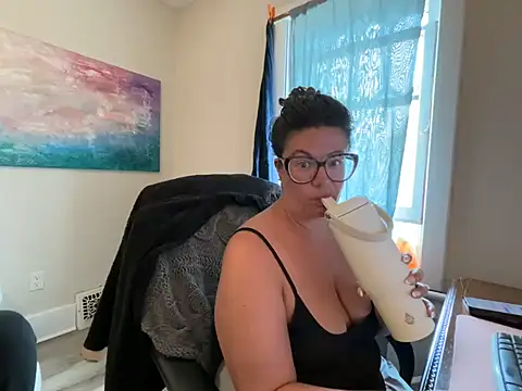 Snapshot of Madamebeton chatting on June 9, 2026, 6:20 pm Madamebeton online show from June 9, 2026, 6:20 pm