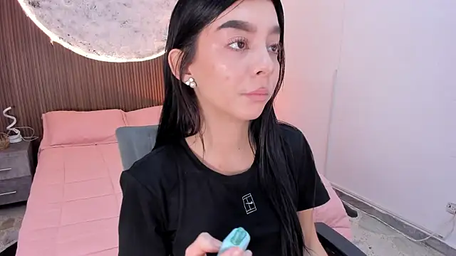 MelCherry online show from May 25, 2026, 10:30 pm